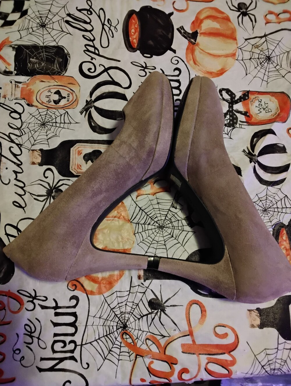 Clarks Women's size 7 Beige tan leather Suede High Heel platform Pumps shoes New